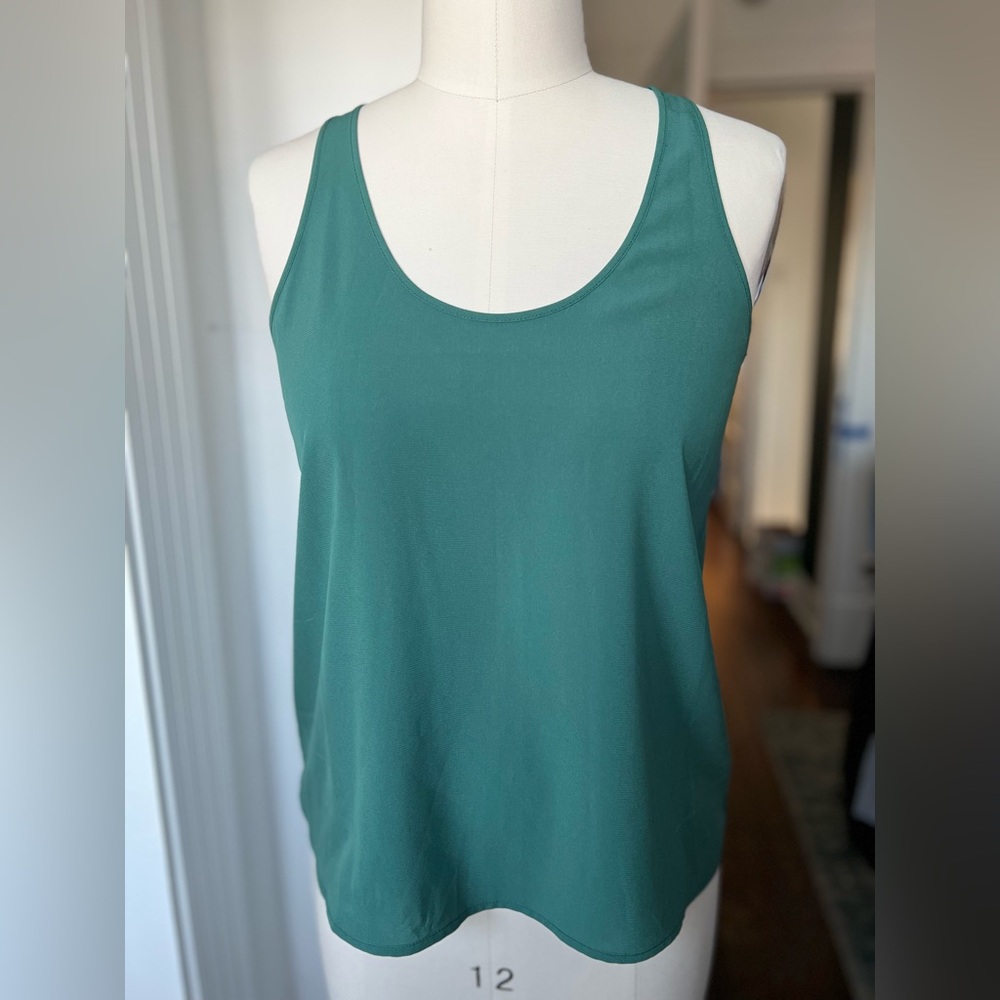 Flowy tank blouse in green